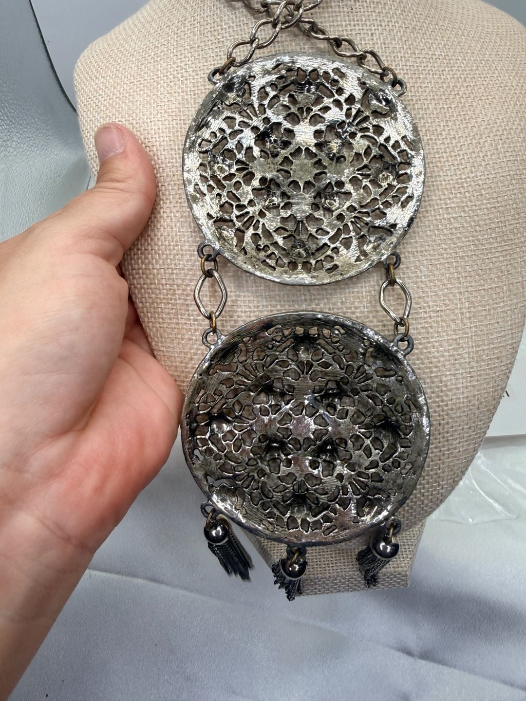 Vintage Filigree Medallion Tassel Pendant Necklace 4