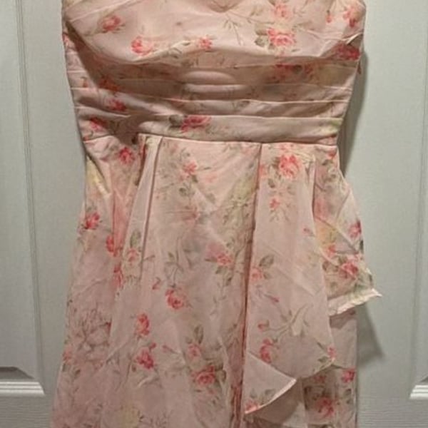 Womens Floral Tie Shoulder Layered Ruffle Boho Short Cami Dress
Cute Summer Sundress, Wedding Guest Outfit, Flowy, A Line, Beach Vacation Mini Dress