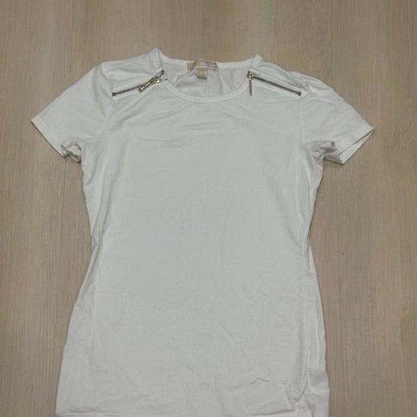 Michael Michael Kors T-Shirt Size M White Gold Shoulder Zippers