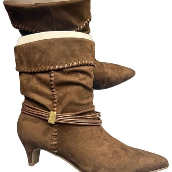 Scenario Kitten Heel Short Boots Size 9