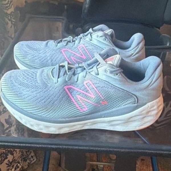 New Balance Fresh Foam X 840v1 Women’s Sneaker Size 10 Arctic Grey Raspberry