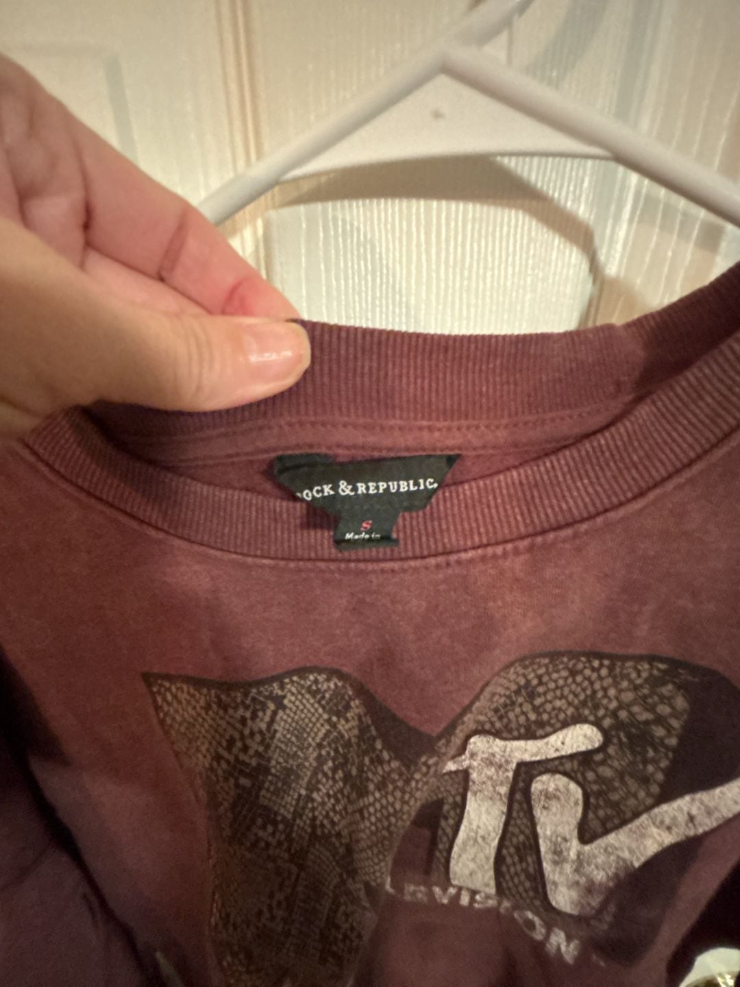Rock & Republic MTV Sweatshirt Size S Maroon Graphic 4