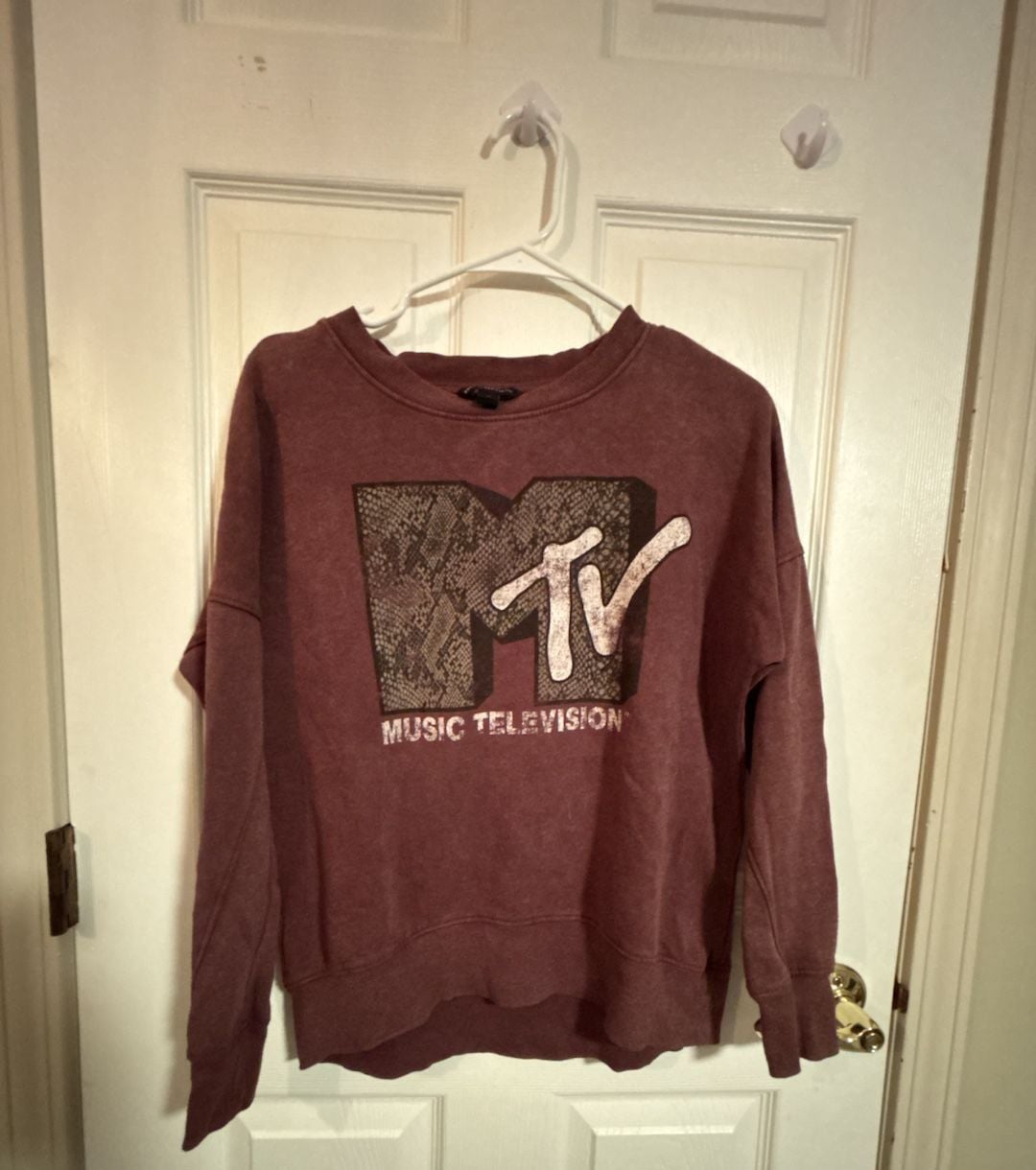 Rock & Republic MTV Sweatshirt Size S Maroon Graphic 2