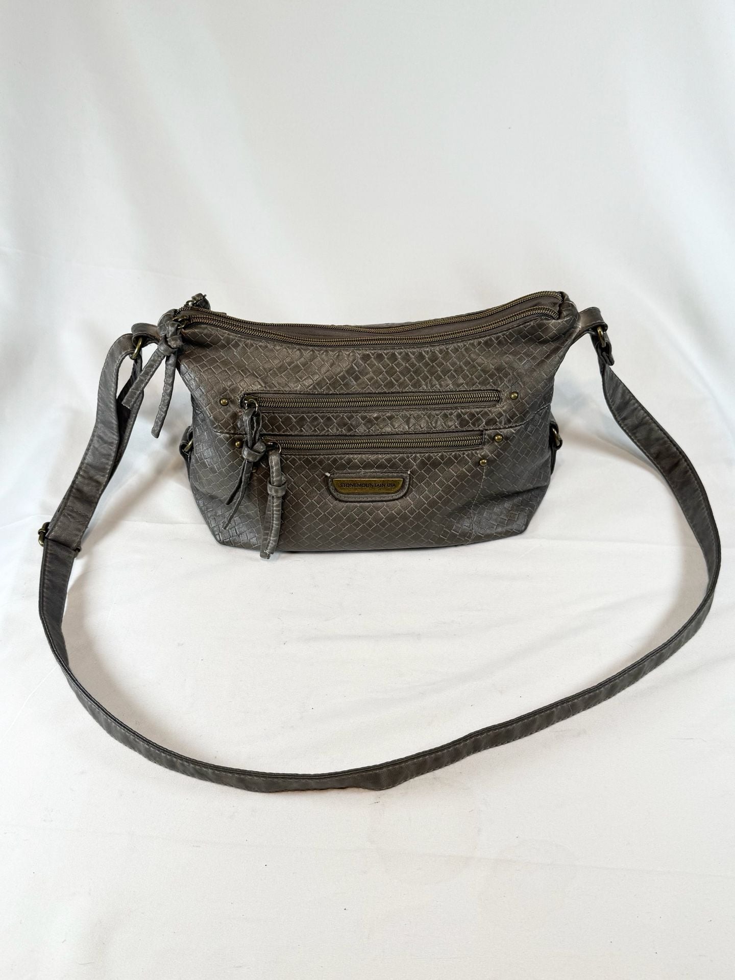 Stone Mountain USA Woven Crossbody Handbag Gray Y2K 2000s Quiet Luxury Indie Vanguard Hobo Bag 2