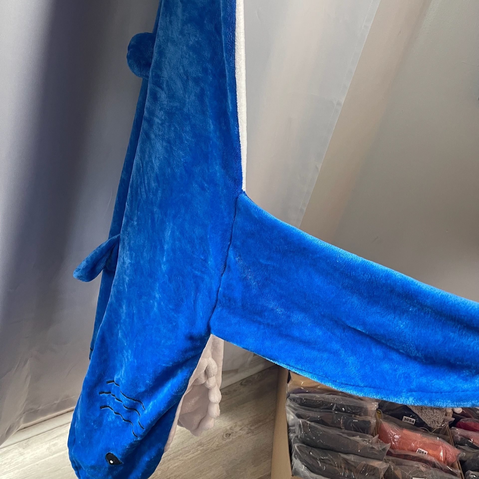 Shark Wearable Blanket Hoodie Size XL Blue Plush Sleeping Bag 8