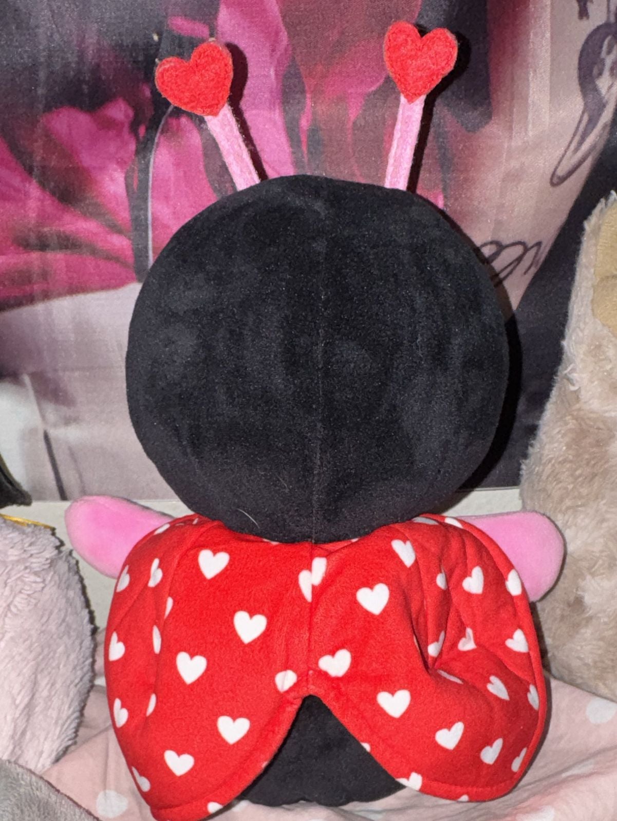 Hallmark Love Bug Singing Ladybug Plush Valentine Toy 2