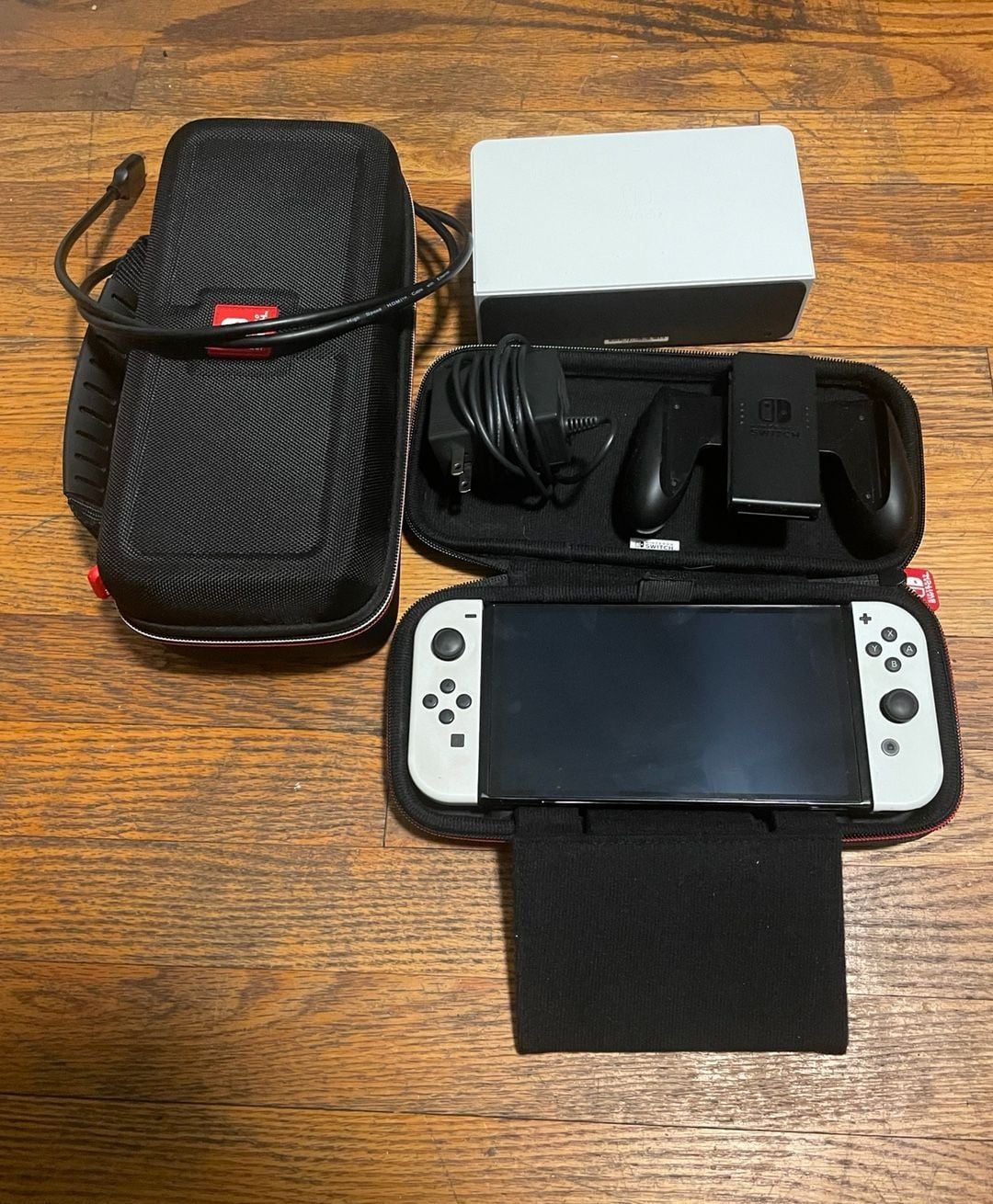 Nintendo Switch OLED Model System White And 128GB SD card 1