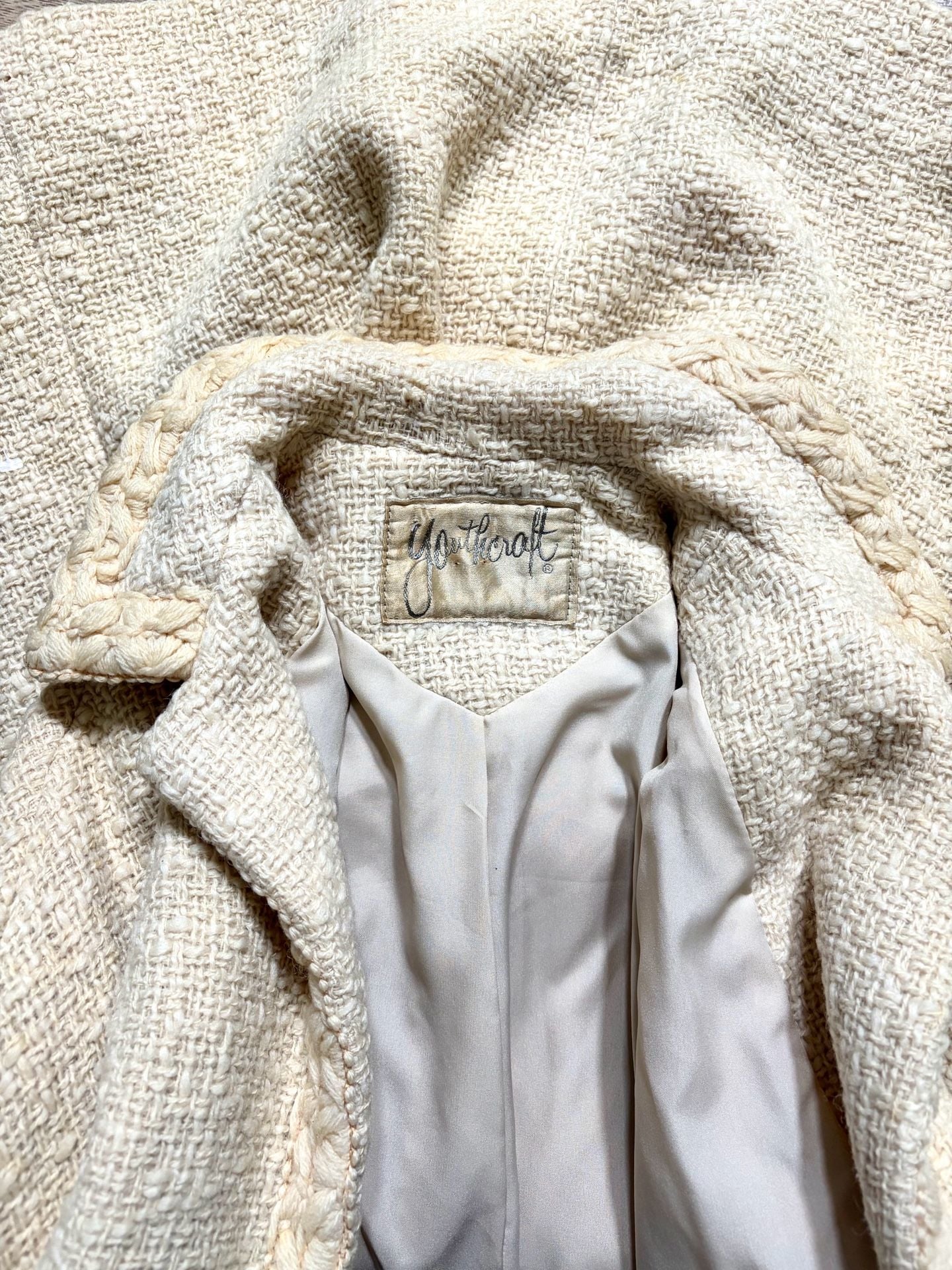 Vintage 1950s Cream Textured Wool Coat With Braided Trim 9