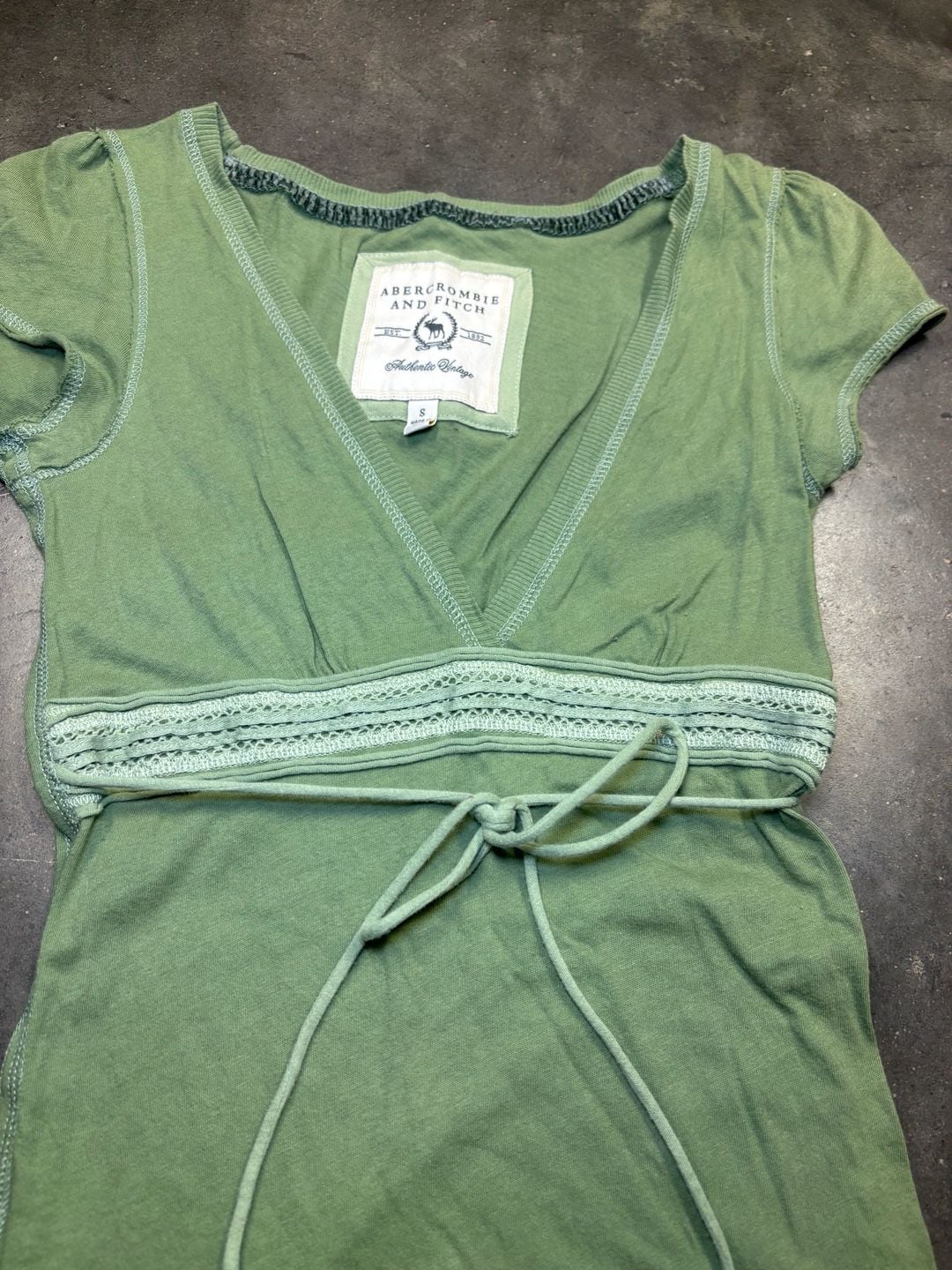 Abercrombie & Fitch Top Size S Green V-Neck Lace Y2K 5