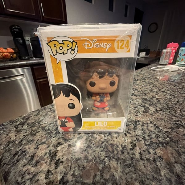 Funko Pop! Disney Lilo & Stitch Lilo Vinyl Figure 124 with Protector