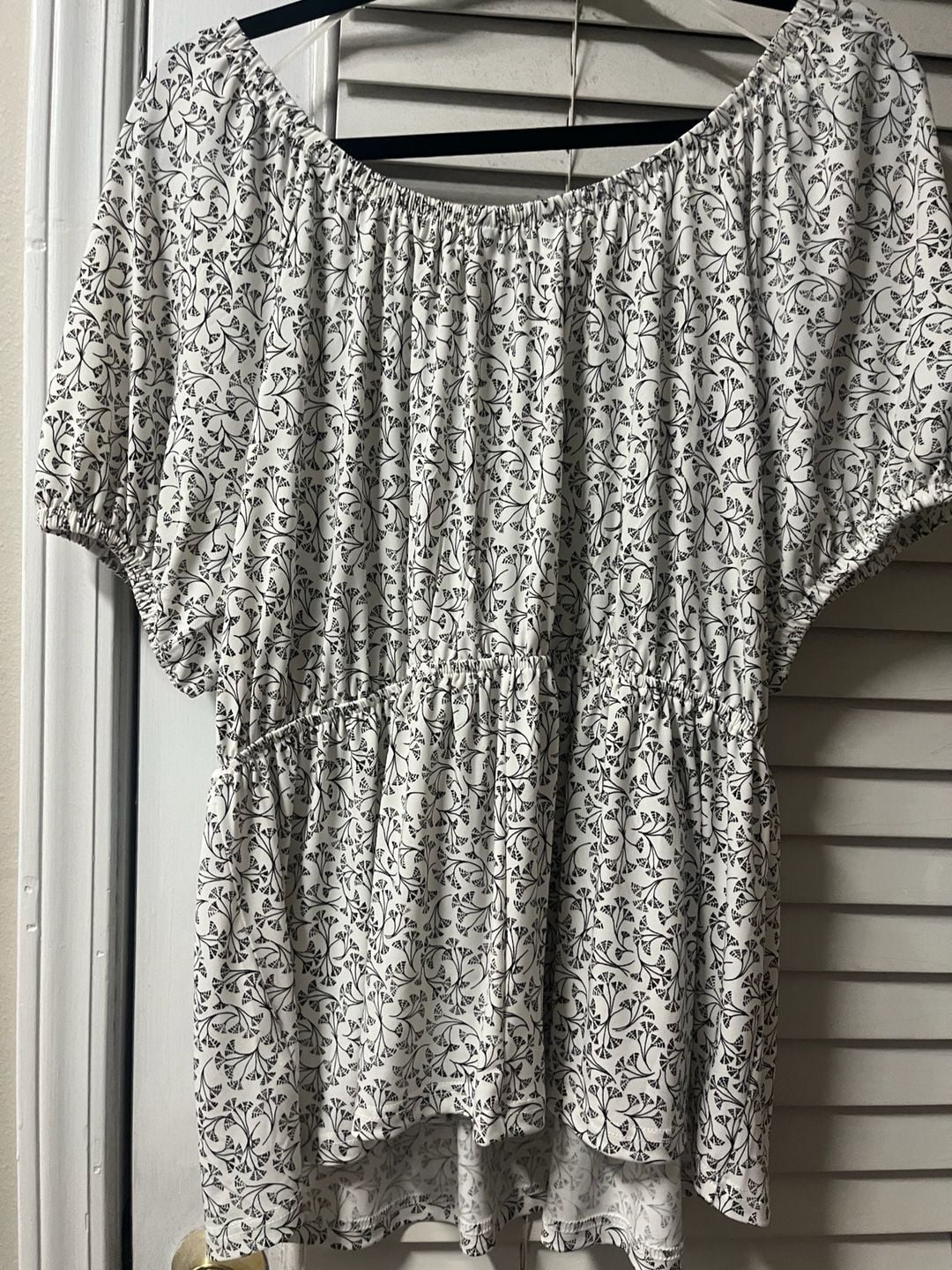 Terra & Sky Peplum Top Short Puff Sleeve Floral White Black 3