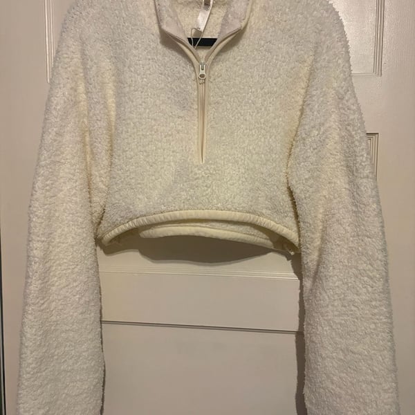SKIMS Cozy Knit Cropped Pullover Size S/M White Sherpa Fleece