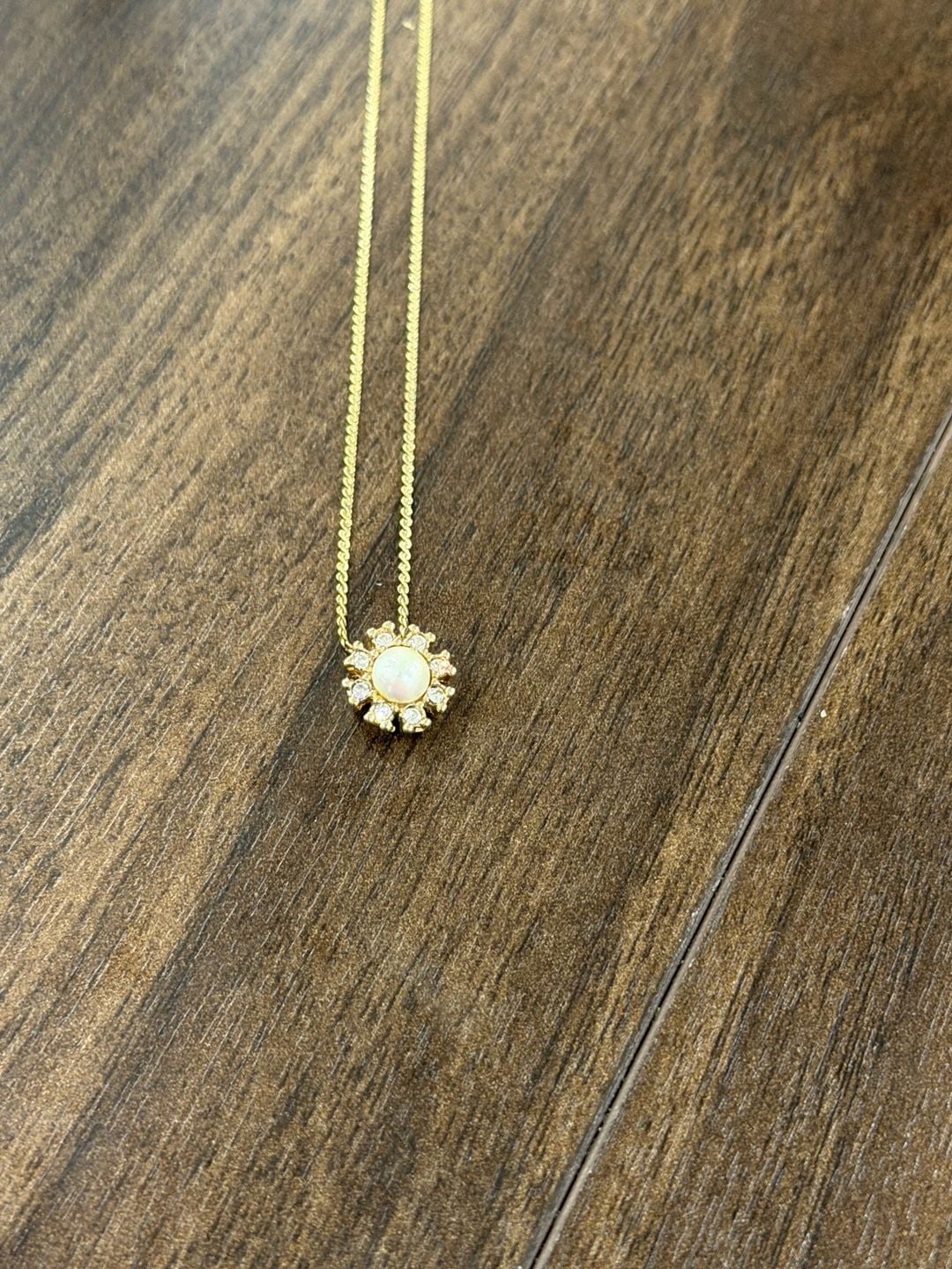 Christian Dior Vintage Gold Tone Crystal & Pearl Flower Necklace 4