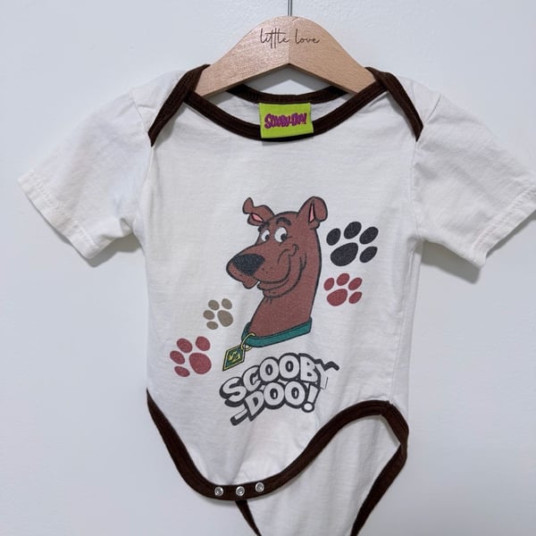 Vintage Scooby-Doo Bodysuit Size 12MOS White Brown Graphic Infant Baby Romper