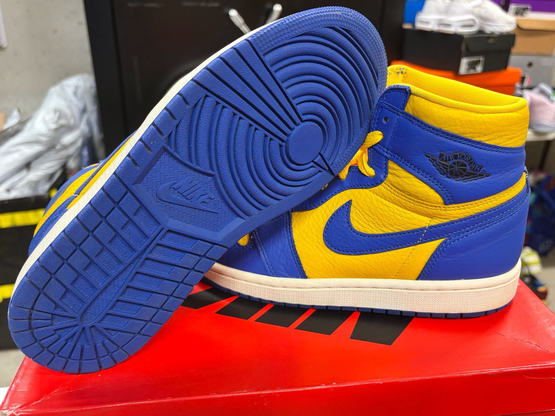 Air Jordan 1 Retro High OG Size 7.5W Reverse Laney 6