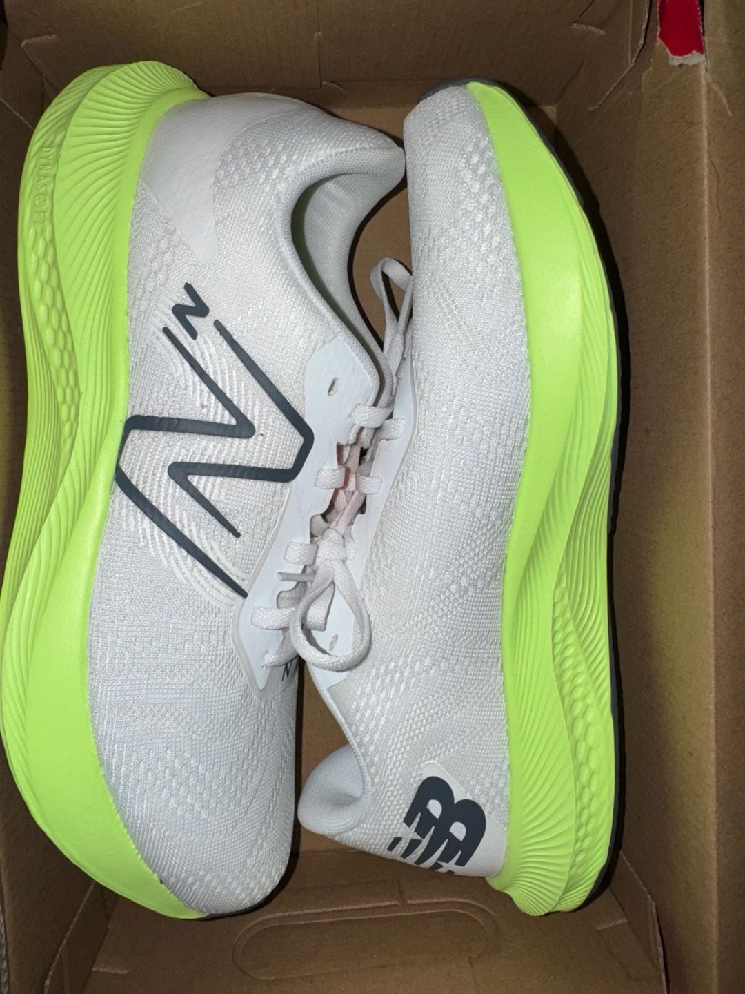 New Balance DynaSoft Pro Run V2 Size 9.5W / 8M White Lime Glow Shoes 2