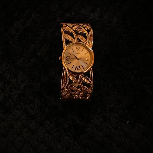 Vintage Gold Tone Leaf Filigree Cuff Bangle Quartz Watch