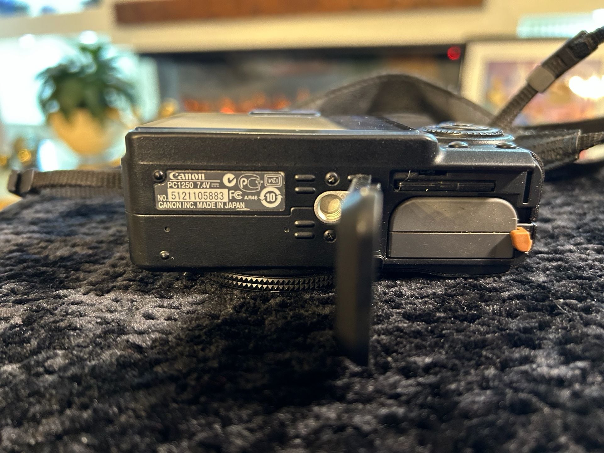 Canon PowerShot G9 12.1MP Digital Camera Black 4