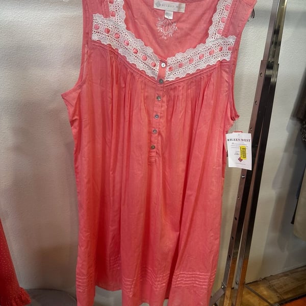 Eileen West Nightgown Size L Pink Eyelet Lace Cotton
