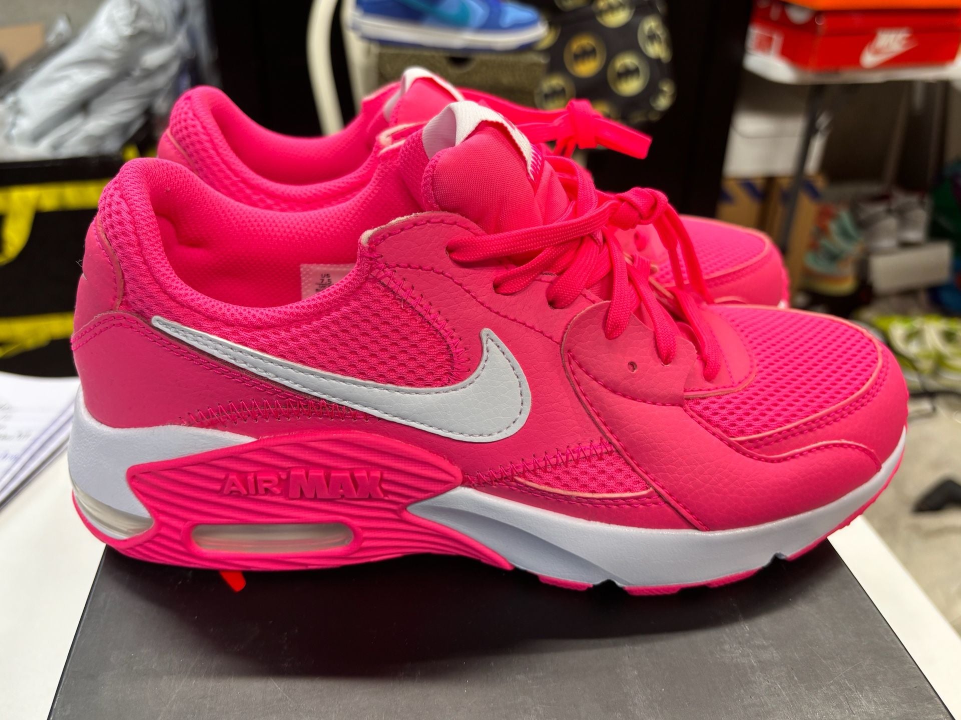 Nike Air Max Excee Size 7.5 Hyper Pink White Casual Sneakers 2