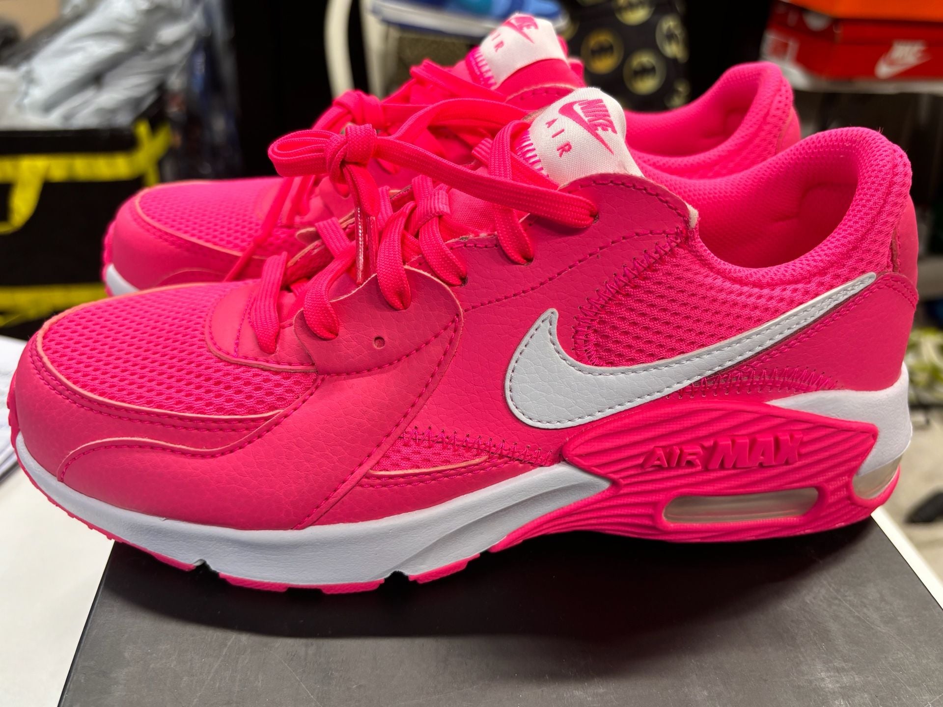 Nike Air Max Excee Size 7.5 Hyper Pink White Casual Sneakers 3
