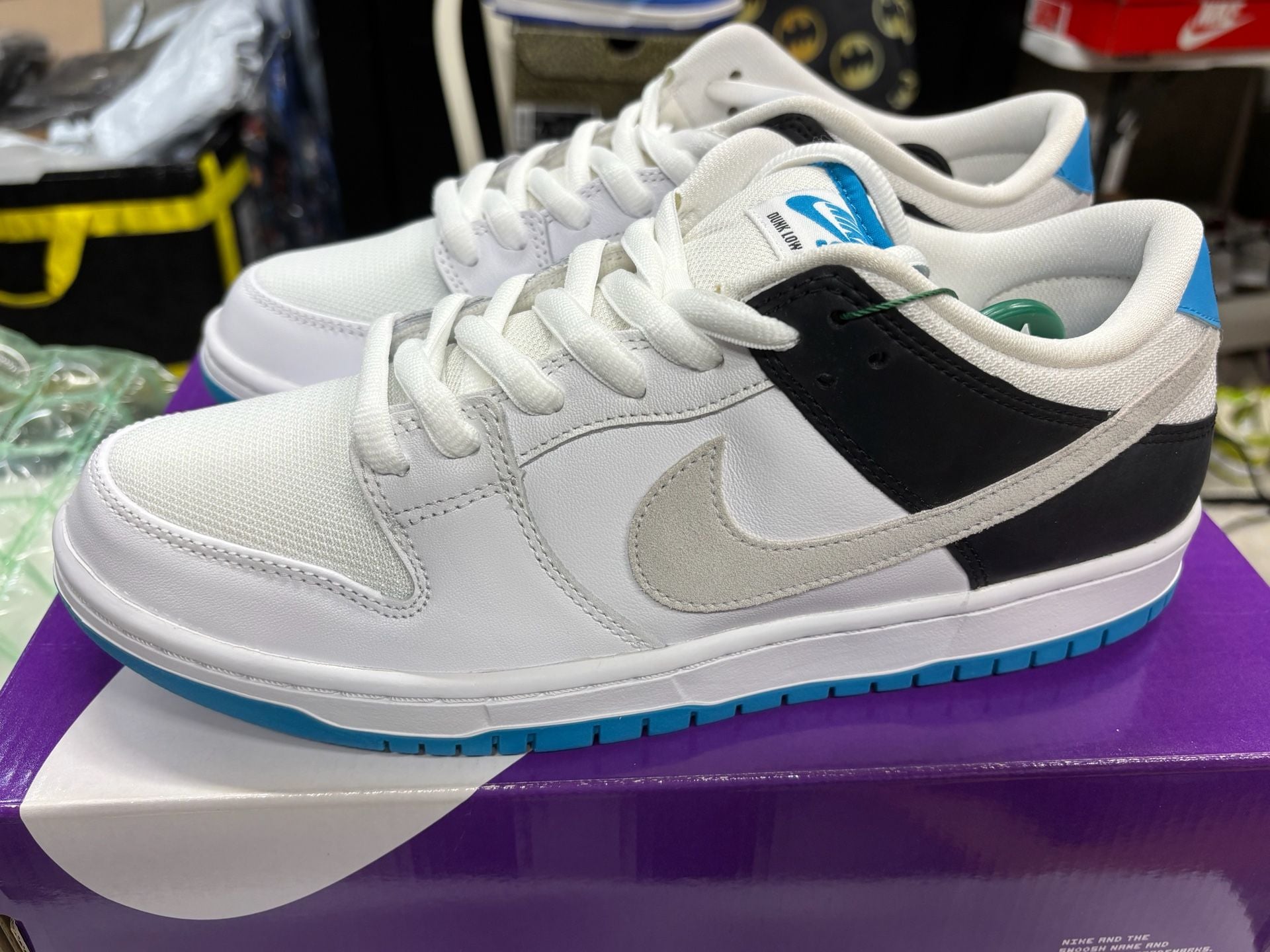 Nike SB Dunk Low Pro Laser Blue Size 10M brand new 2