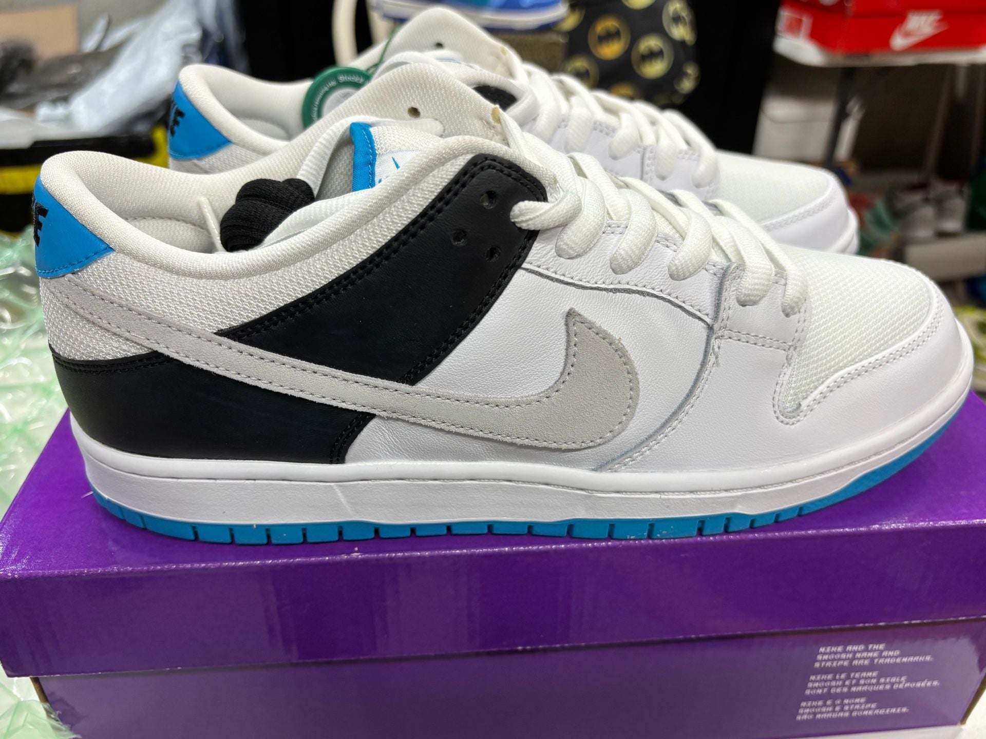Nike SB Dunk Low Pro Laser Blue Size 10M brand new 3