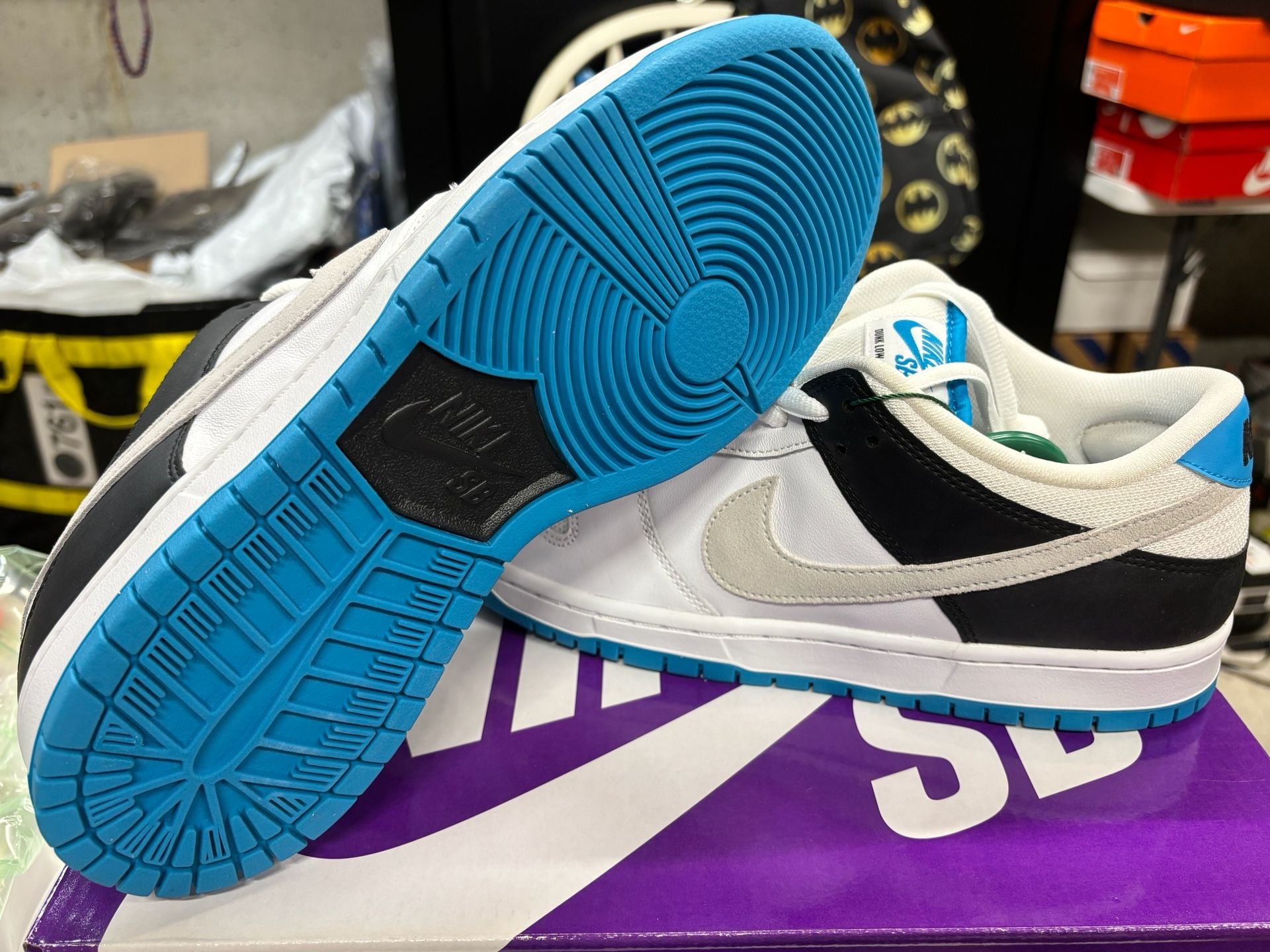 Nike SB Dunk Low Pro Laser Blue Size 10M brand new 7
