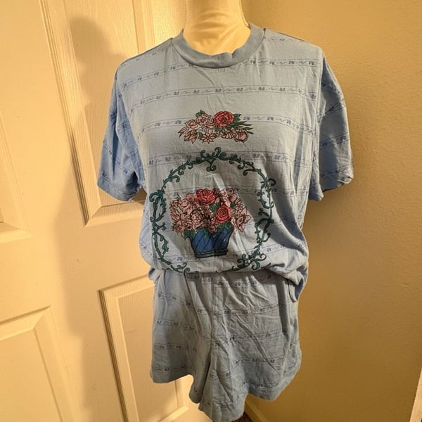 Unique Vintage Cottagecore 90’s Floral T-Shirt And Shorts Loungewear Pajamas