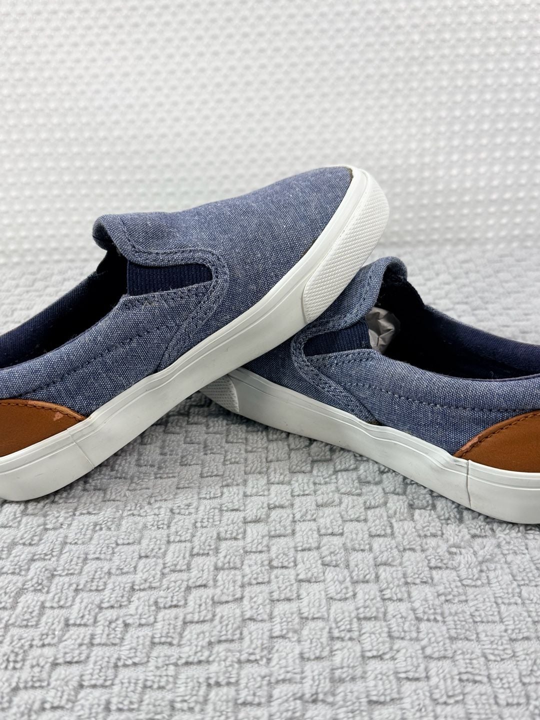 Old Navy Slip-On Sneakers Blue Canvas Casual Kids Shoes 6