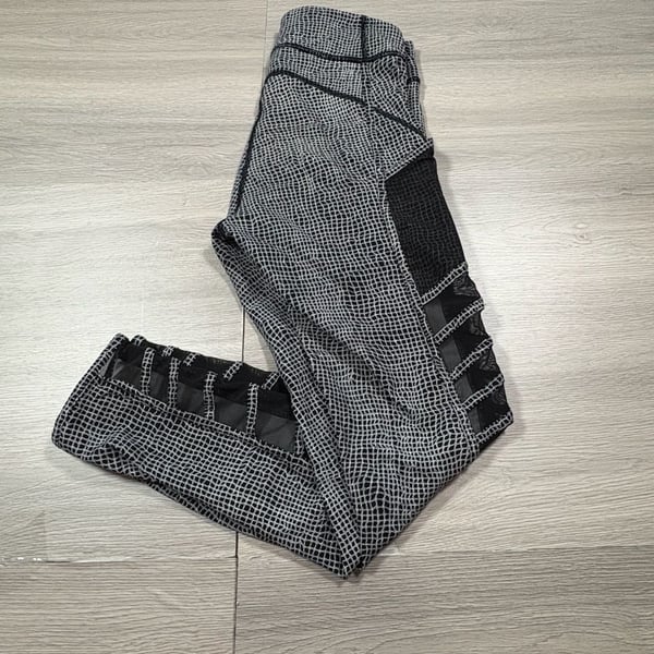 Lululemon Wild and Free Tight Fall Net White Black Leggings