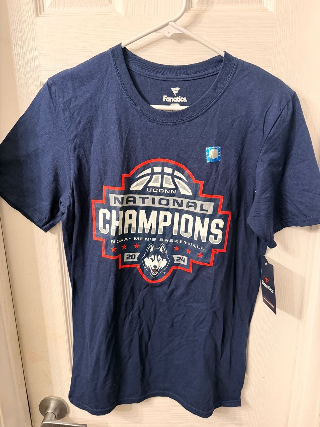 Fanatics UConn Huskies 2024 National Champions T-Shirt Size S Navy 2
