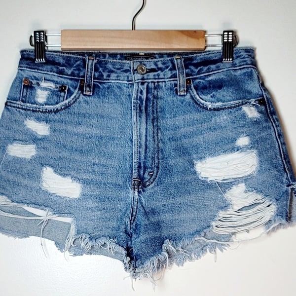 Abercrombie & Fitch Annie High Rise Short Size 27 4R Distressed Denim