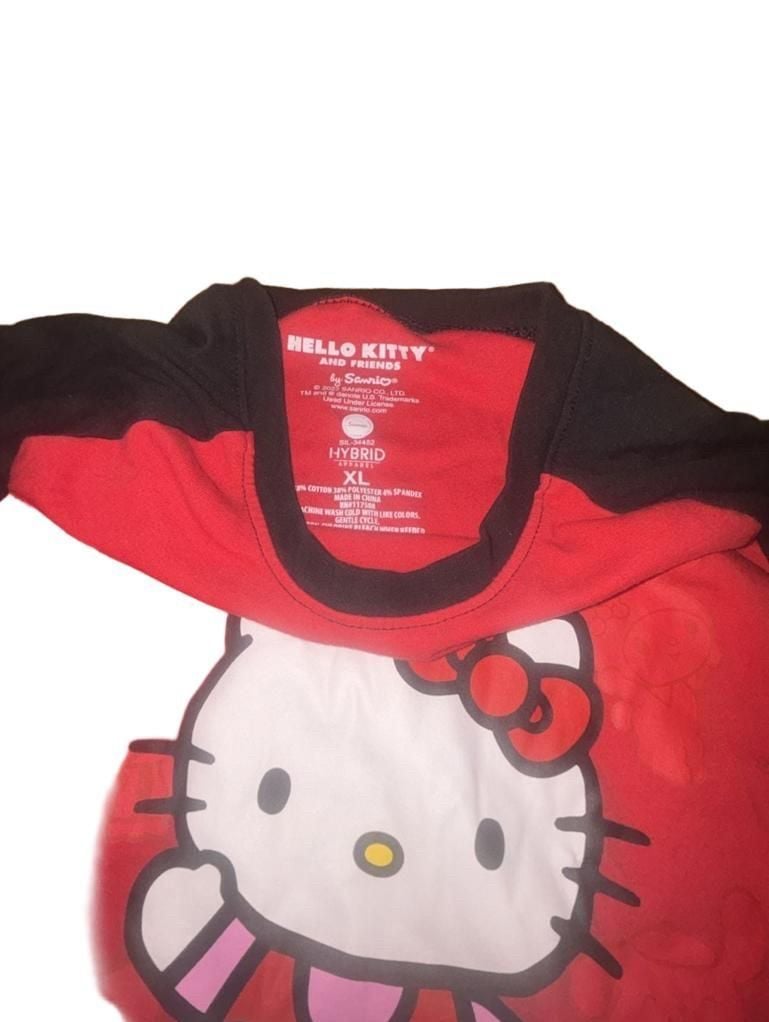 Sanrio Hello Kitty and Friends T-Shirt Size XL Red Black Graphic Cropped 2