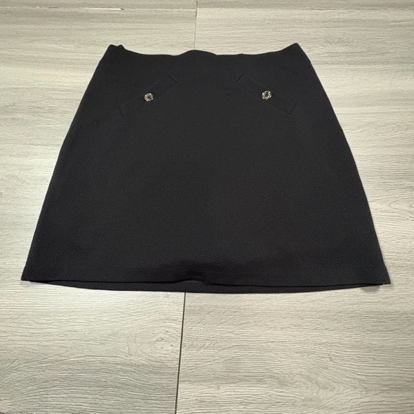 Jones New York Mini Skirt Size S Black Textured Button Flap Pockets