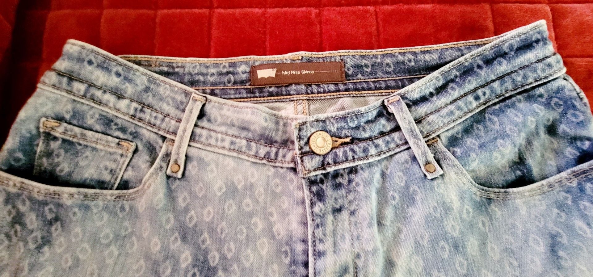Levi's Mid Rise Skinny Size 28 Diamond Print Blue Denim Jeans 3