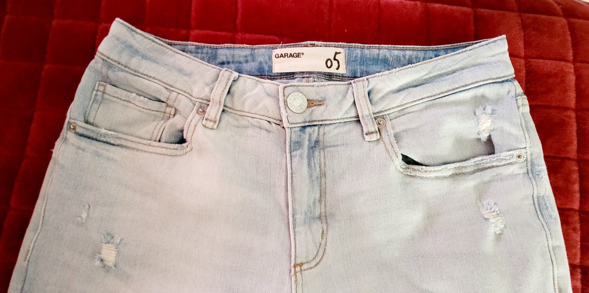 Garage Distressed Denim Jeans Size 5 Light Wash 2