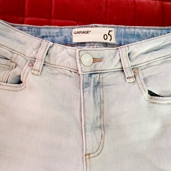 Garage Distressed Denim Jeans Size 5 Light Wash