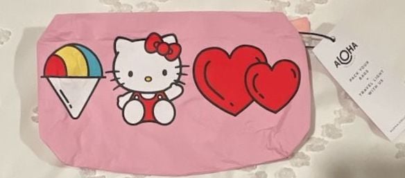 ALOHA Collection x Hello Kitty Splash Proof Mini Pouch Pink 3