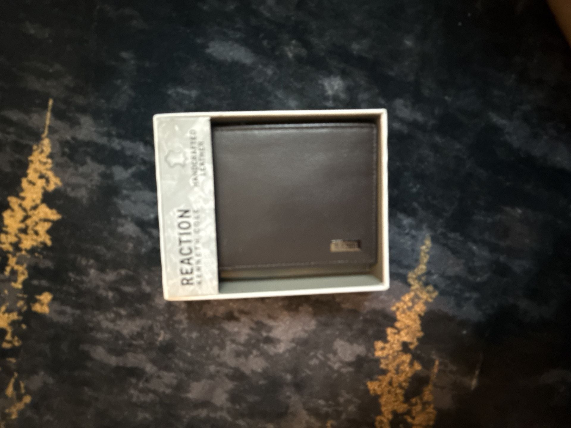 Reaction Kenneth Cole Handcrafted Leather Wallet Brown 2
