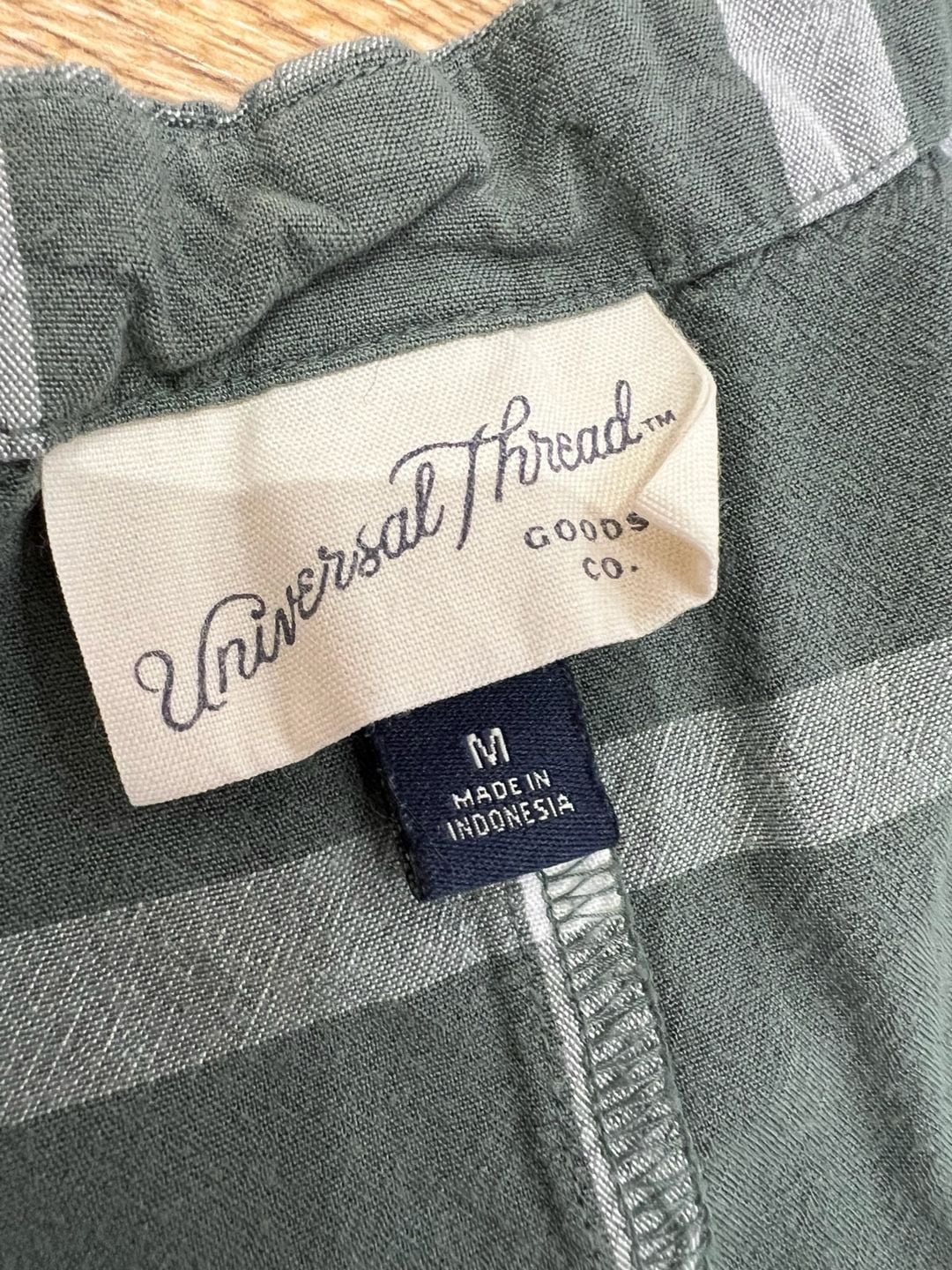 Universal Thread Tie Front V-Neck Top Size M Green White Plaid 4
