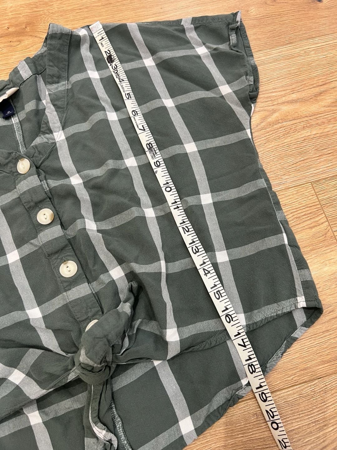 Universal Thread Tie Front V-Neck Top Size M Green White Plaid 6