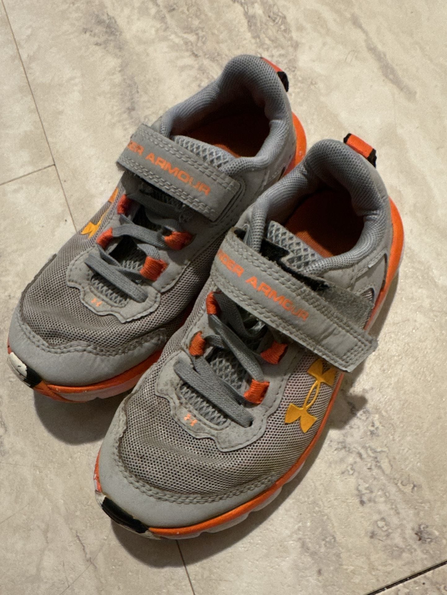 Under Armour Boys Pre School Assert 9 Alternate Closure Sneaker Size 13K Gray 2