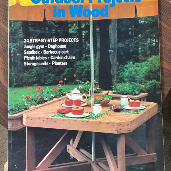Creative Homeowner Press Outdoor Projects In Wood Book
