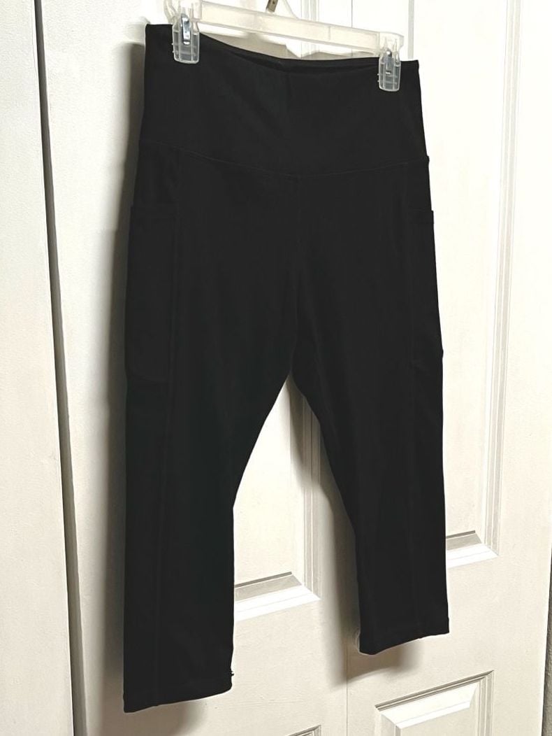 Steppe Leggings Size M Black Capri Workout Yoga Pants with Pockets 2