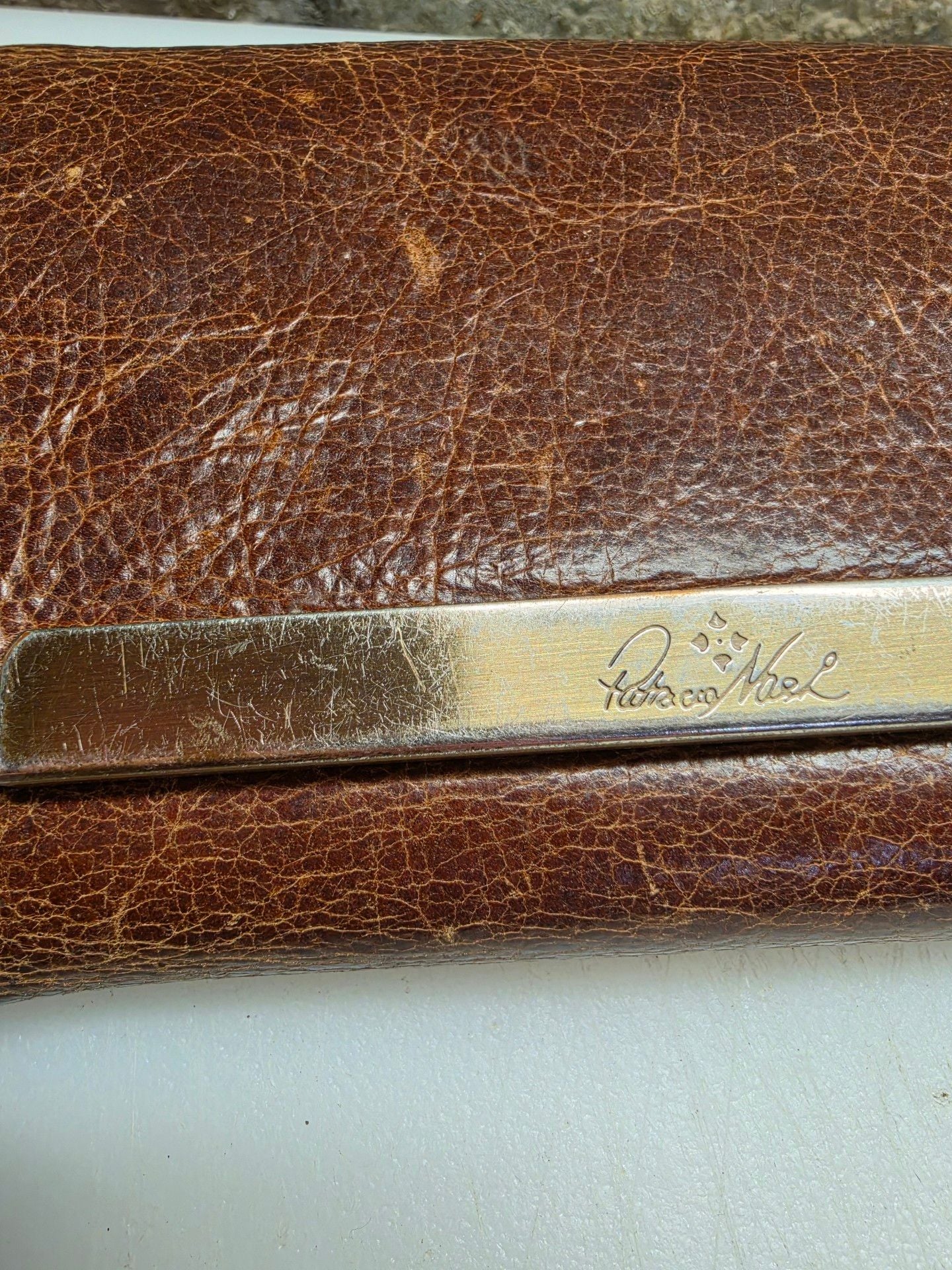 Patricia Nash Distressed Brown Leather Wallet Metal Bar Logo 2