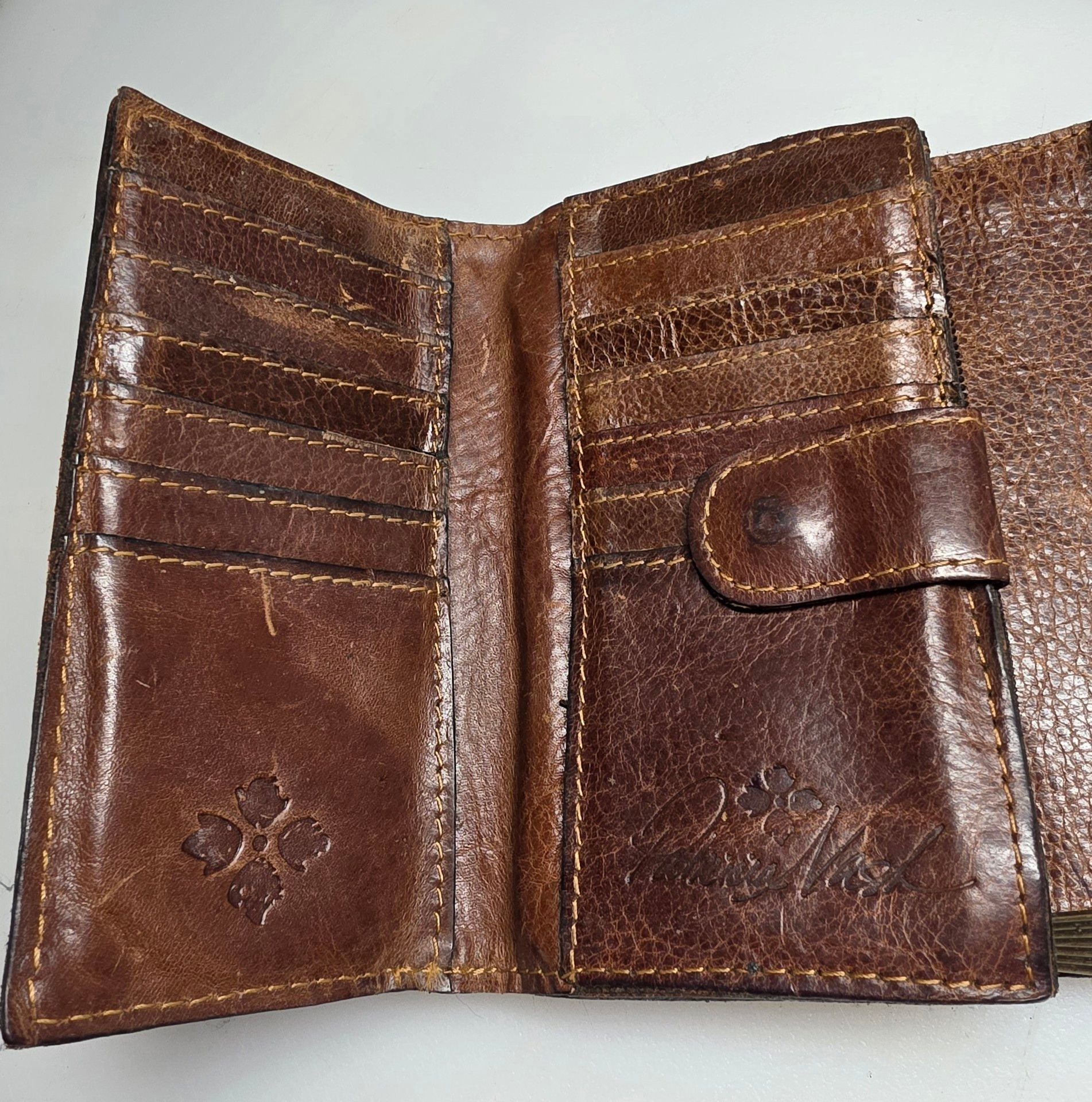 Patricia Nash Distressed Brown Leather Wallet Metal Bar Logo 4