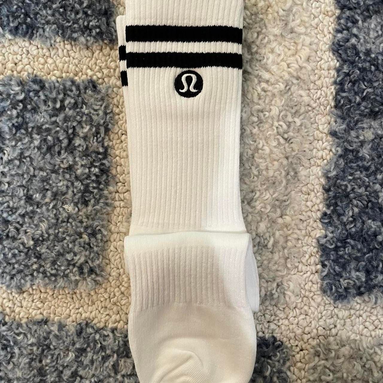 Lululemon Daily Essential Crew Socks Size M White Black Stripe 3