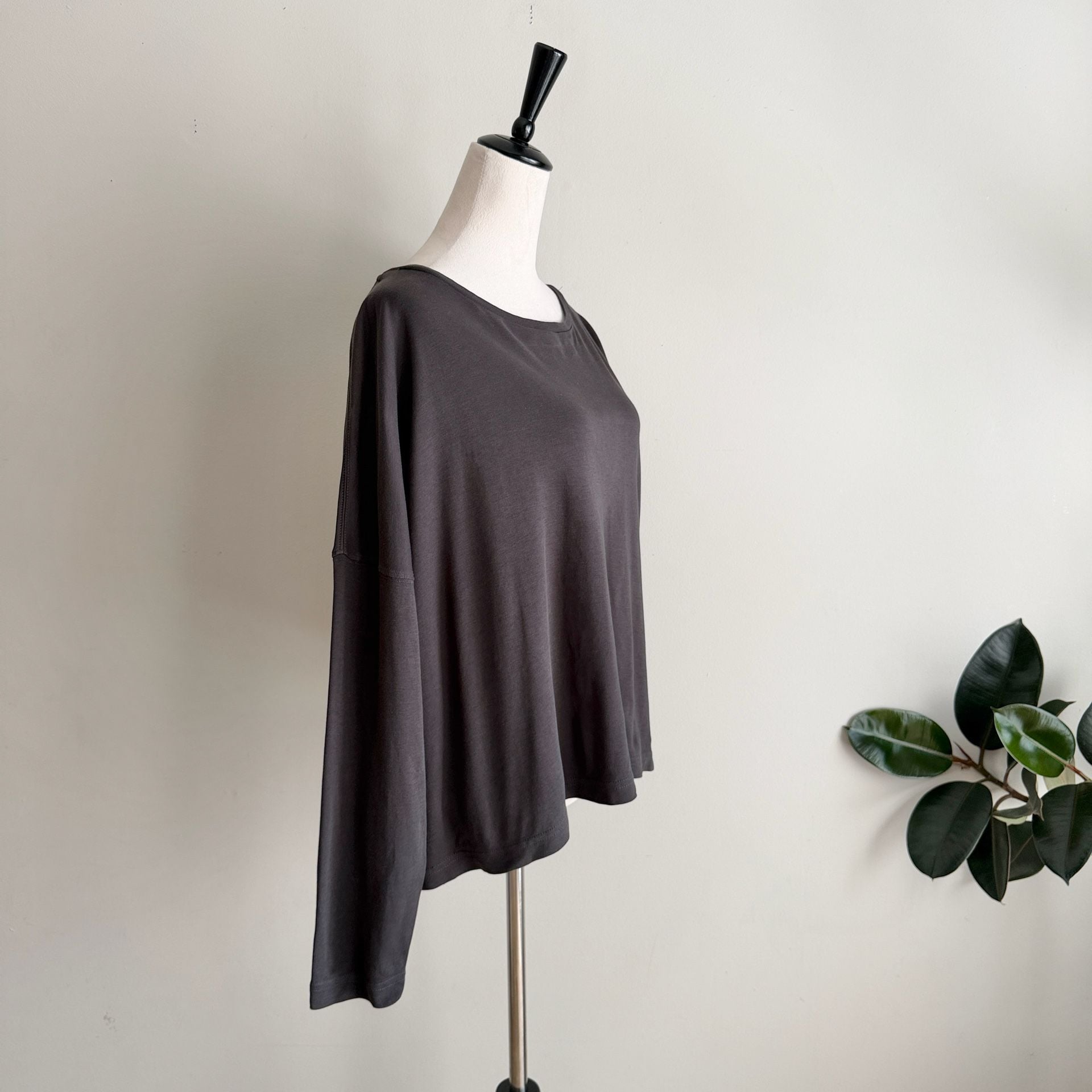 Eskandar Cotton Jersey Long Sleeve Scoop Neck Top Dark Gray 4
