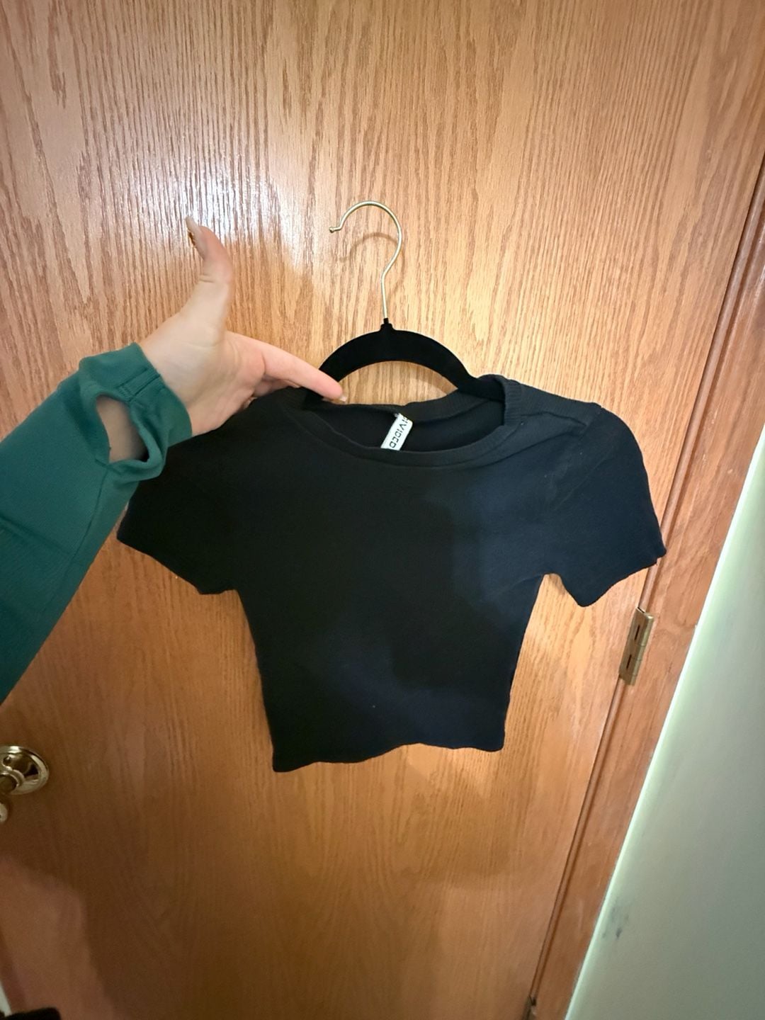 Divided by H&M Short Sleeve Ribbed Crop Top Size S Black 2